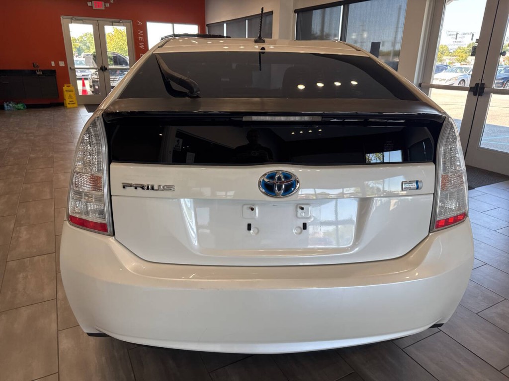 2011 Toyota Prius Image 11