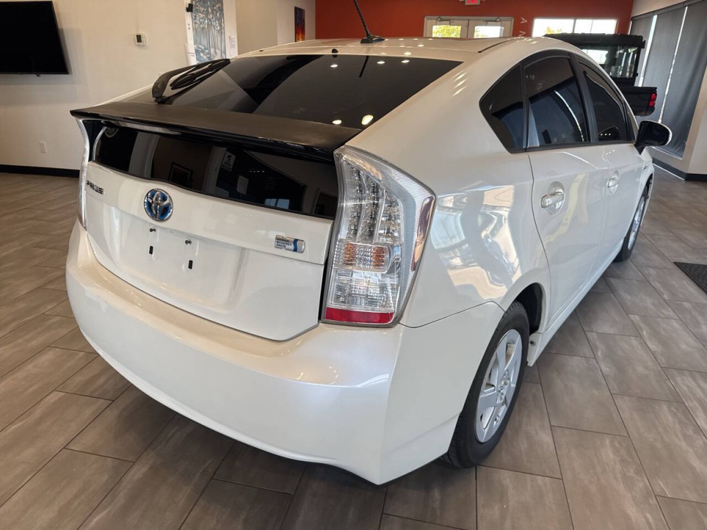 2011 Toyota Prius Image 12