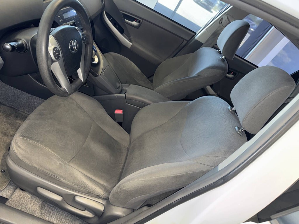 2011 Toyota Prius Image 17