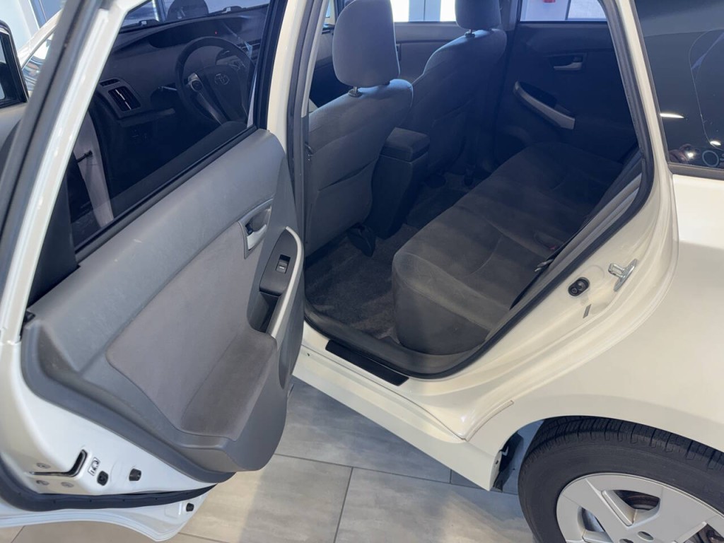 2011 Toyota Prius Image 21