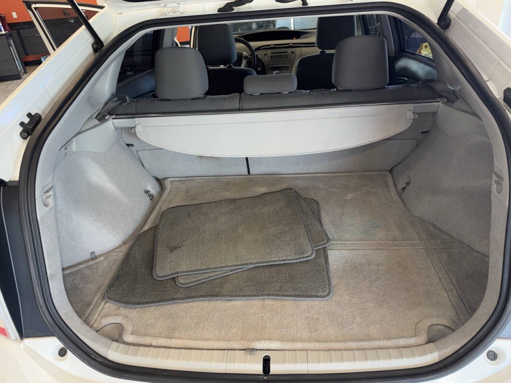 2011 Toyota Prius Image 24