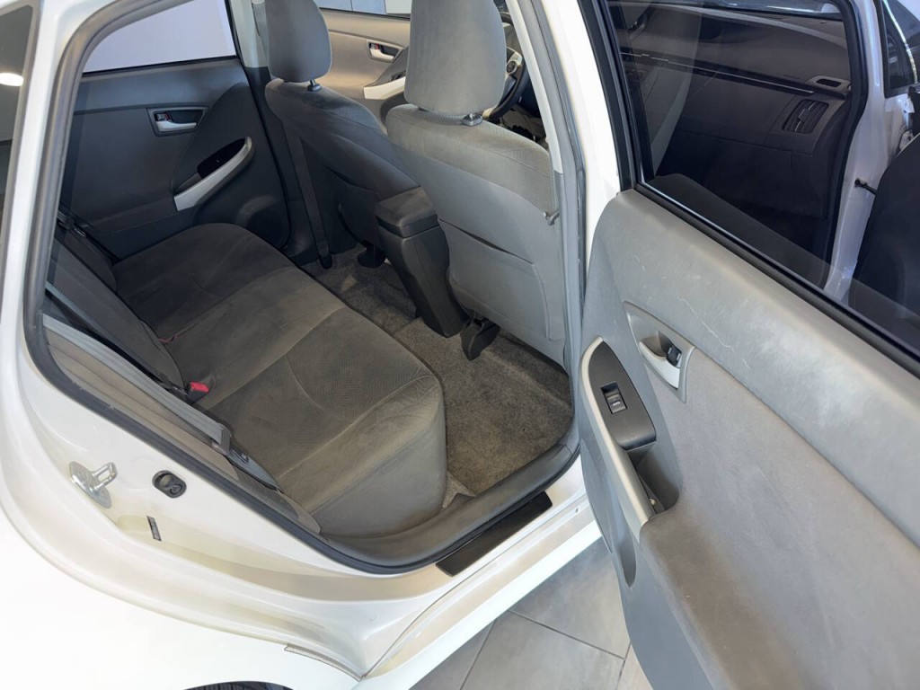 2011 Toyota Prius Image 27