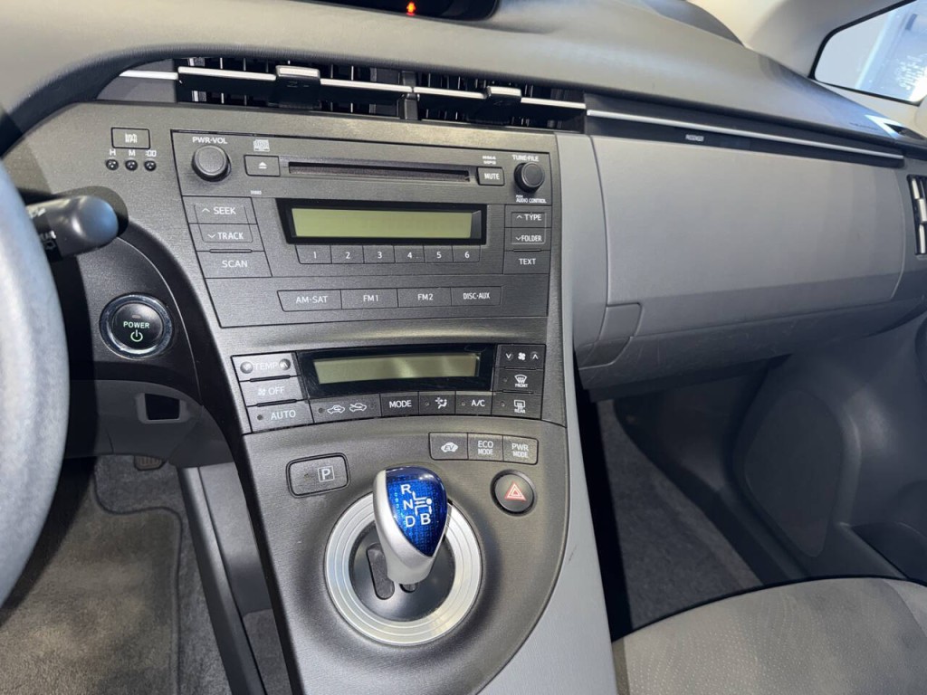 2011 Toyota Prius Image 34
