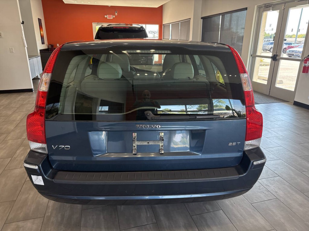 2006 Volvo V70 Image 6