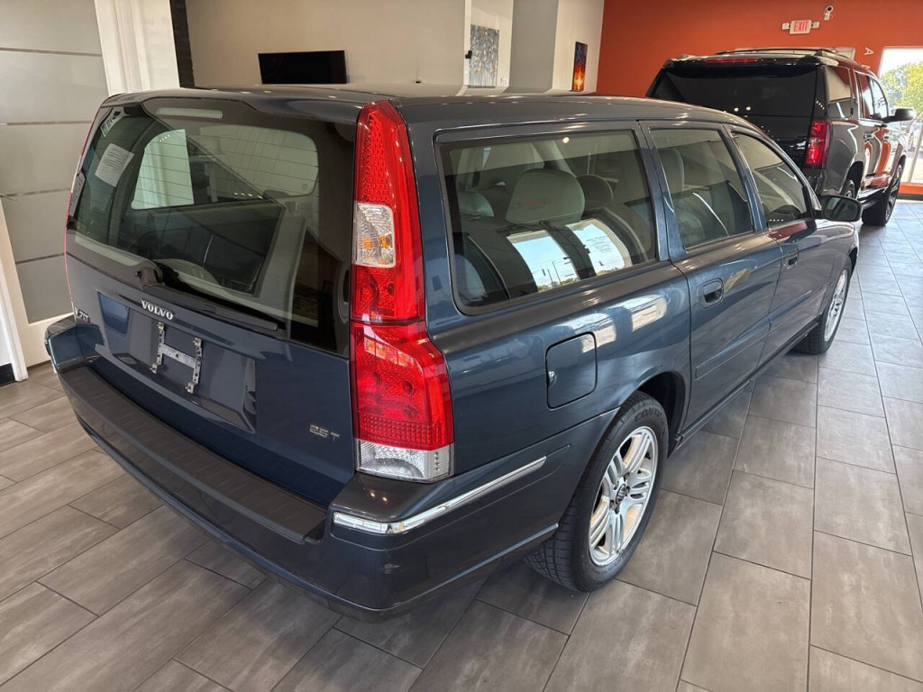 2006 Volvo V70 Image 7