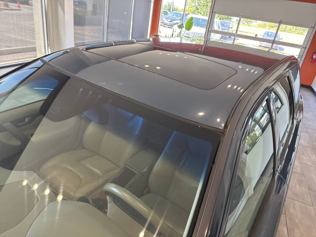 2006 Volvo V70 Image 11