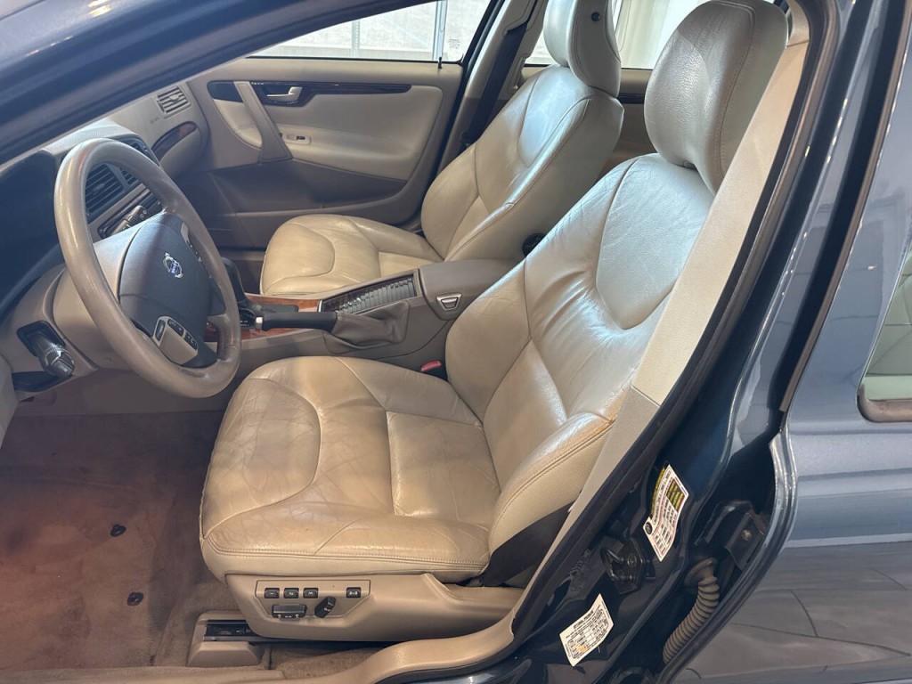 2006 Volvo V70 Image 15