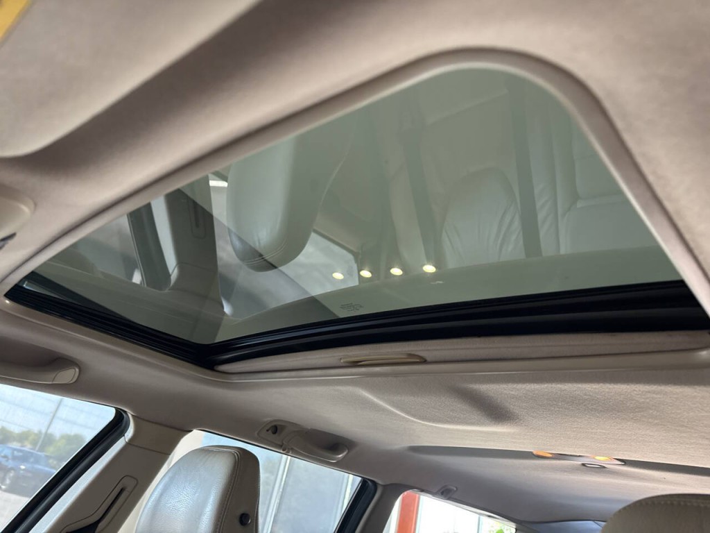2006 Volvo V70 Image 25