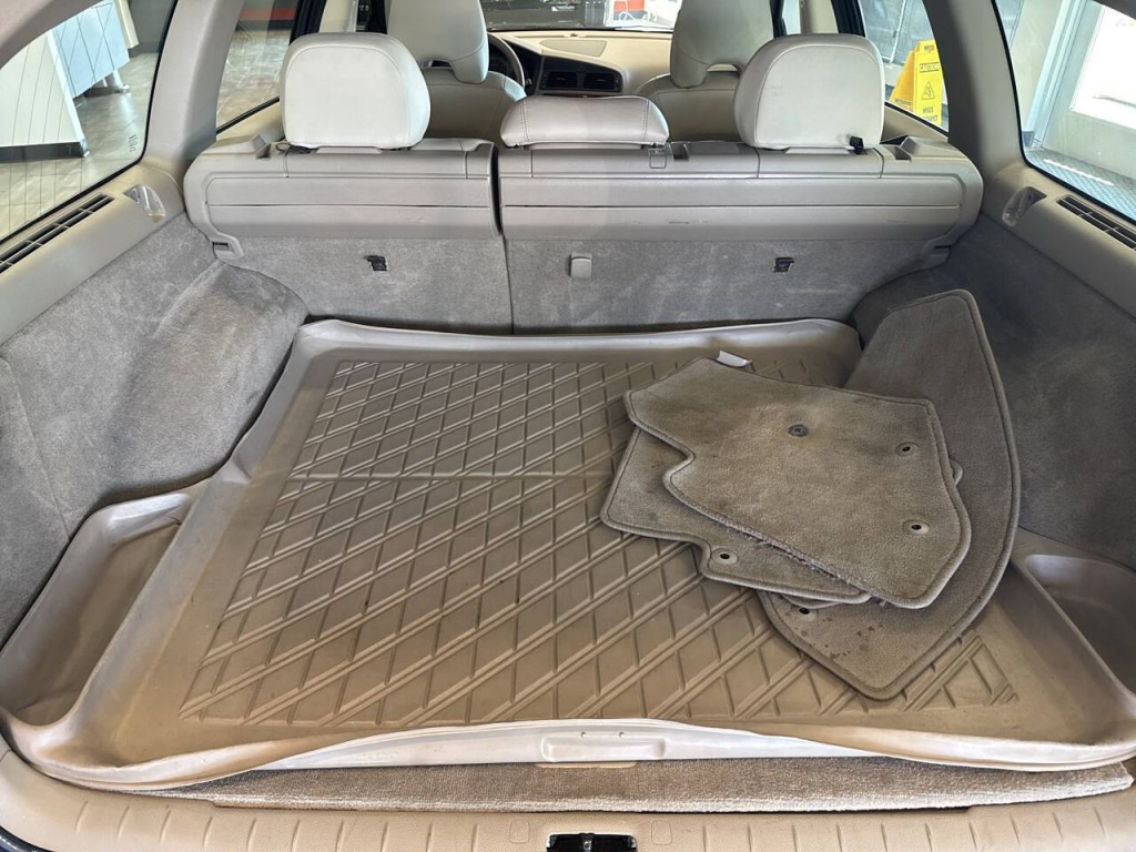 2006 Volvo V70 Image 35