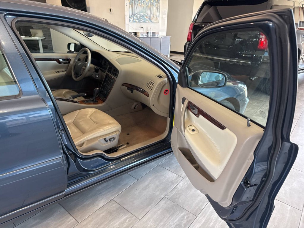 2006 Volvo V70 Image 42