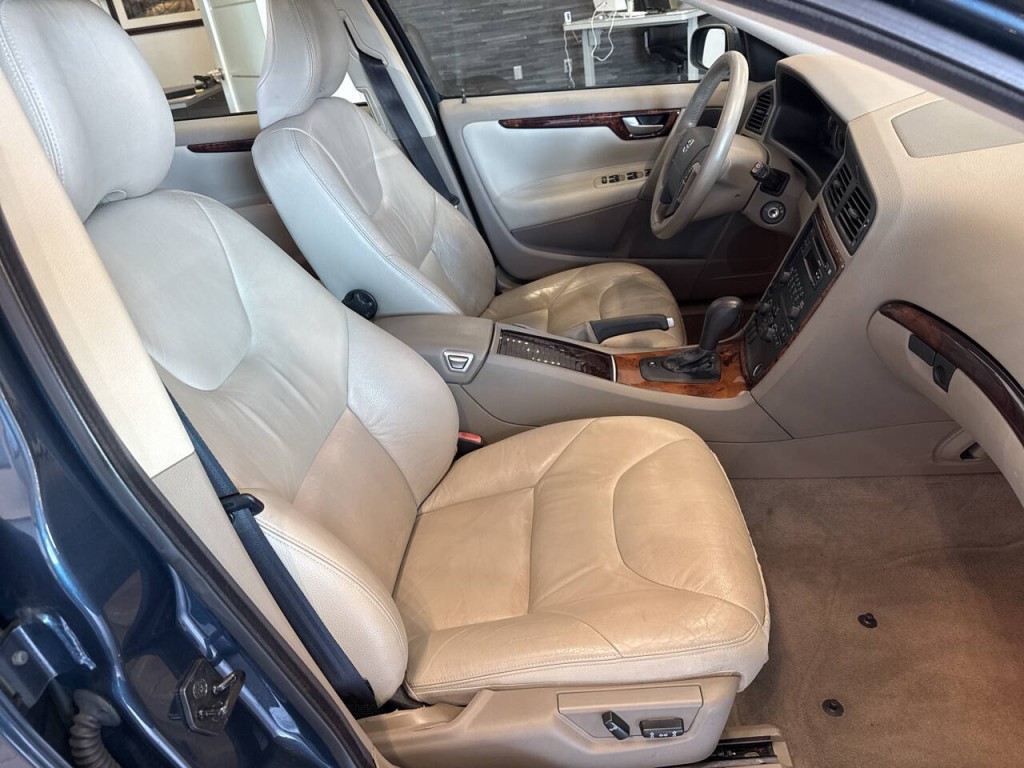 2006 Volvo V70 Image 44