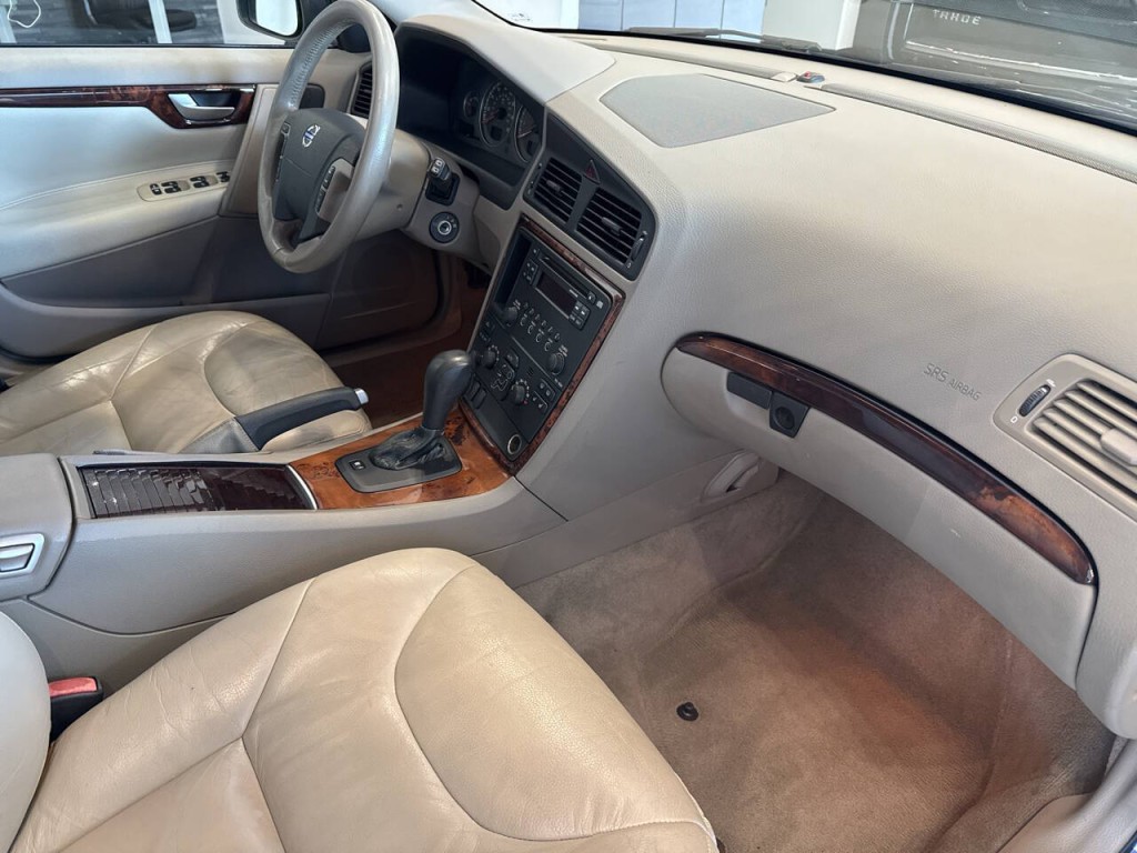2006 Volvo V70 Image 46
