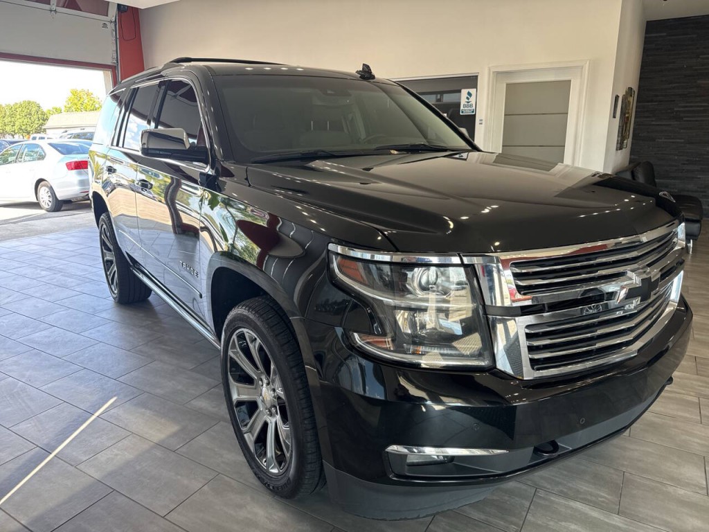 2017 Chevrolet Tahoe Image 2