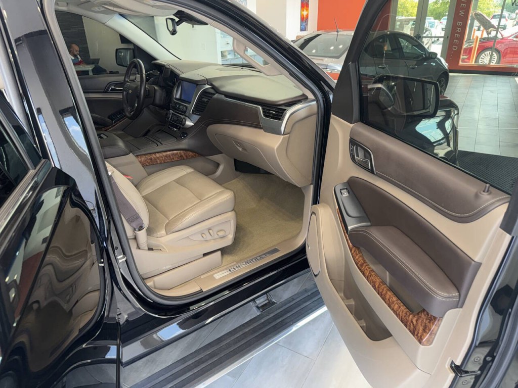 2017 Chevrolet Tahoe Image 19