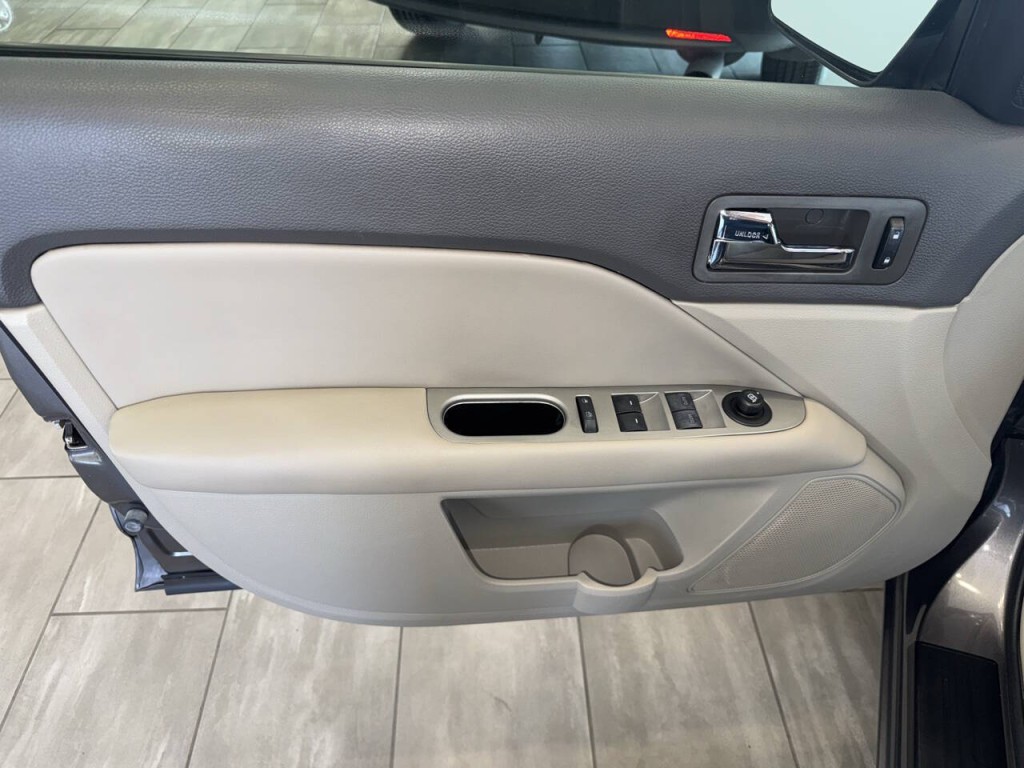 2012 Ford Fusion Image 19