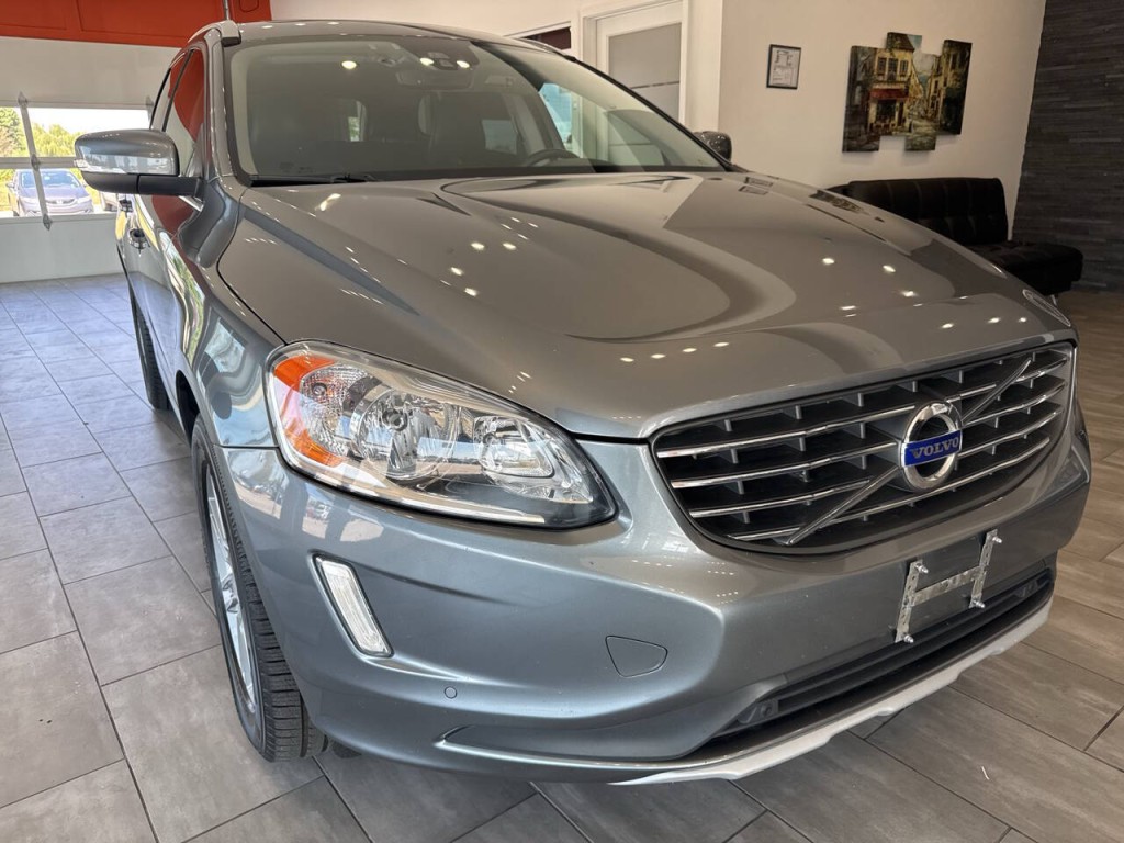 2016 Volvo XC60 Image 2