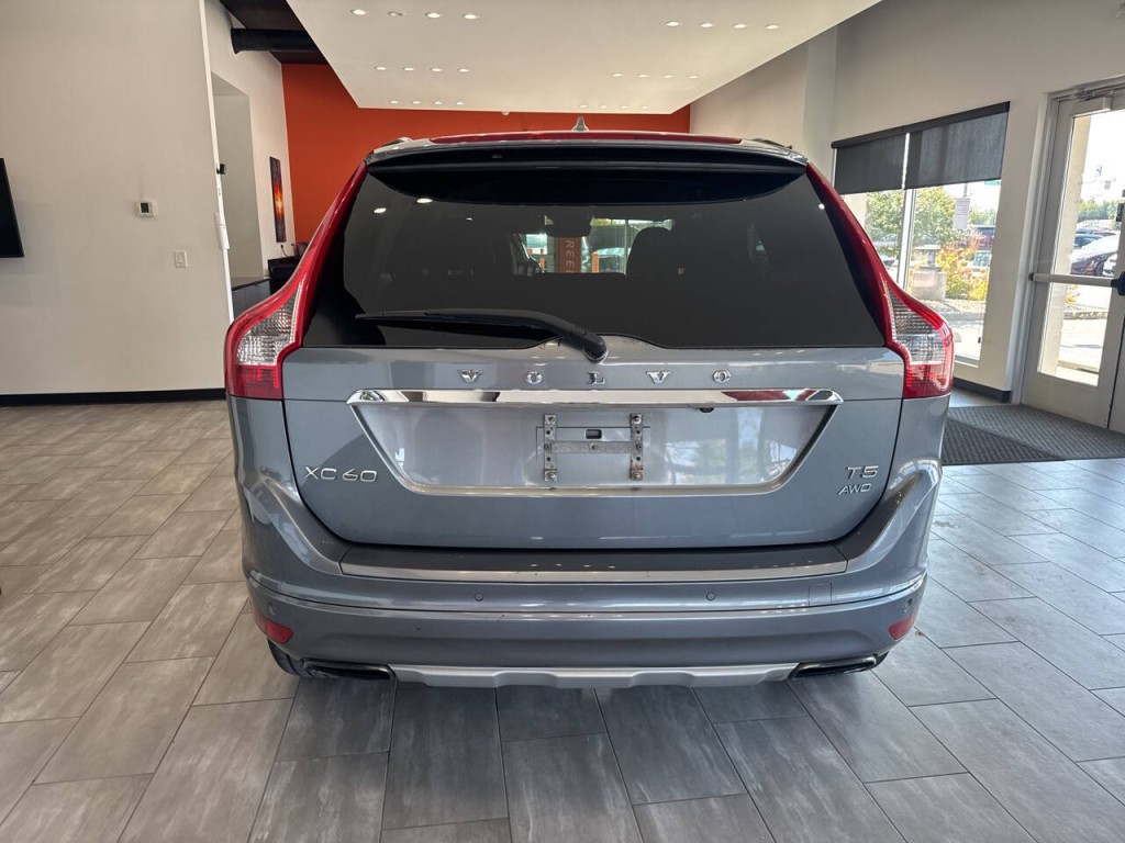 2016 Volvo XC60 Image 15