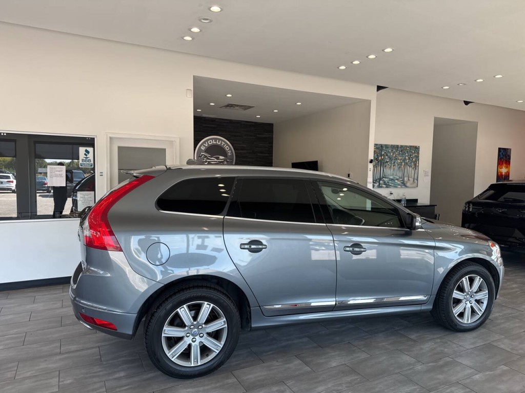 2016 Volvo XC60 Image 17