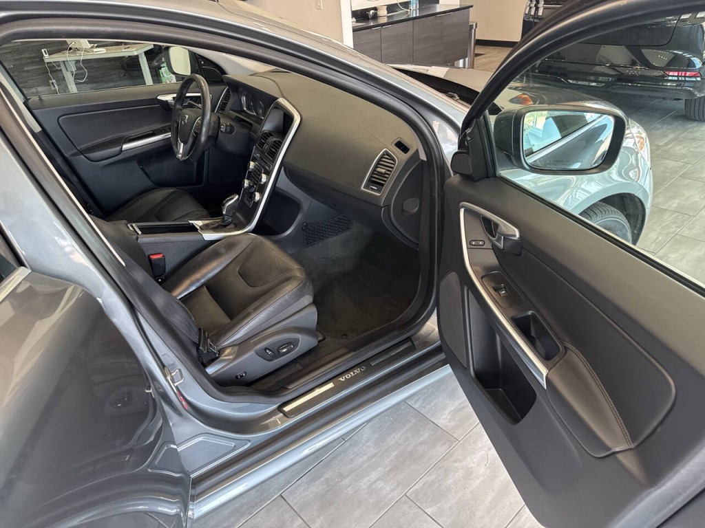 2016 Volvo XC60 Image 29