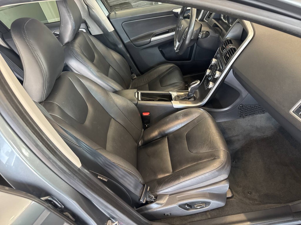2016 Volvo XC60 Image 30