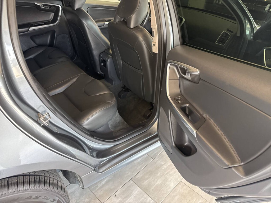 2016 Volvo XC60 Image 33