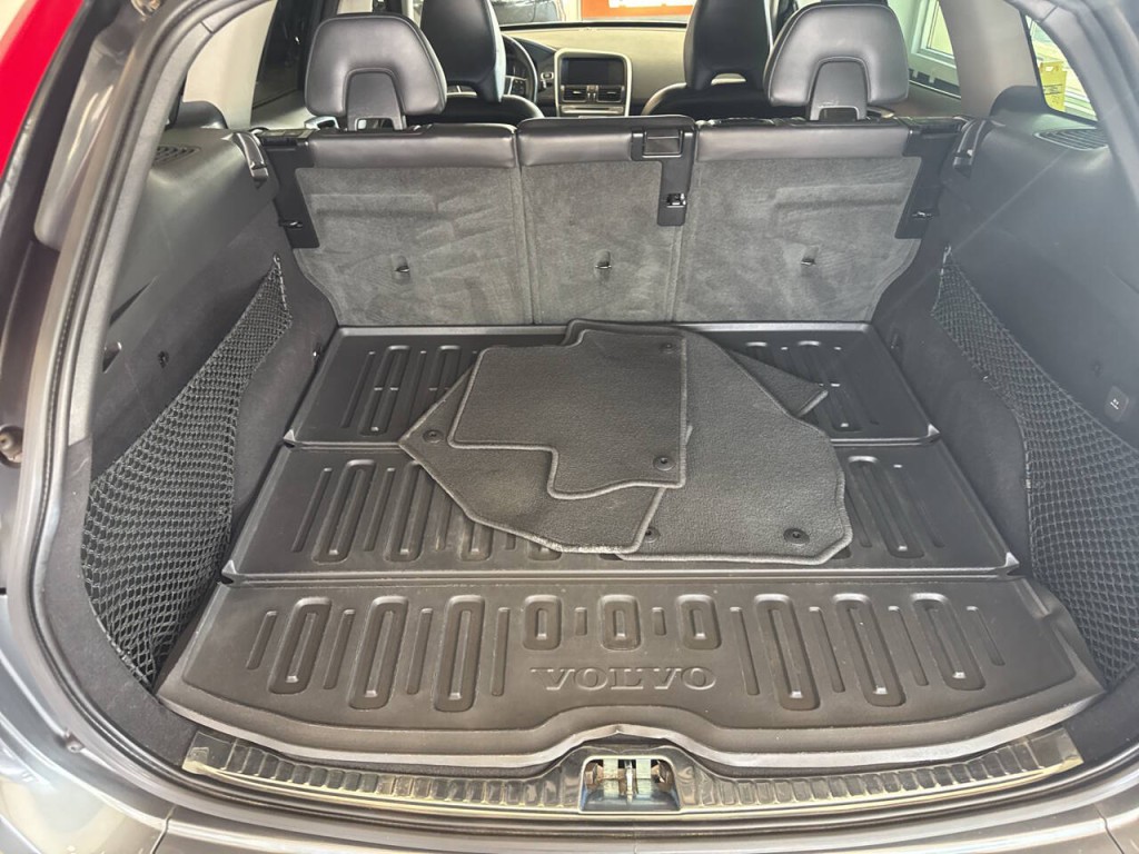 2016 Volvo XC60 Image 36