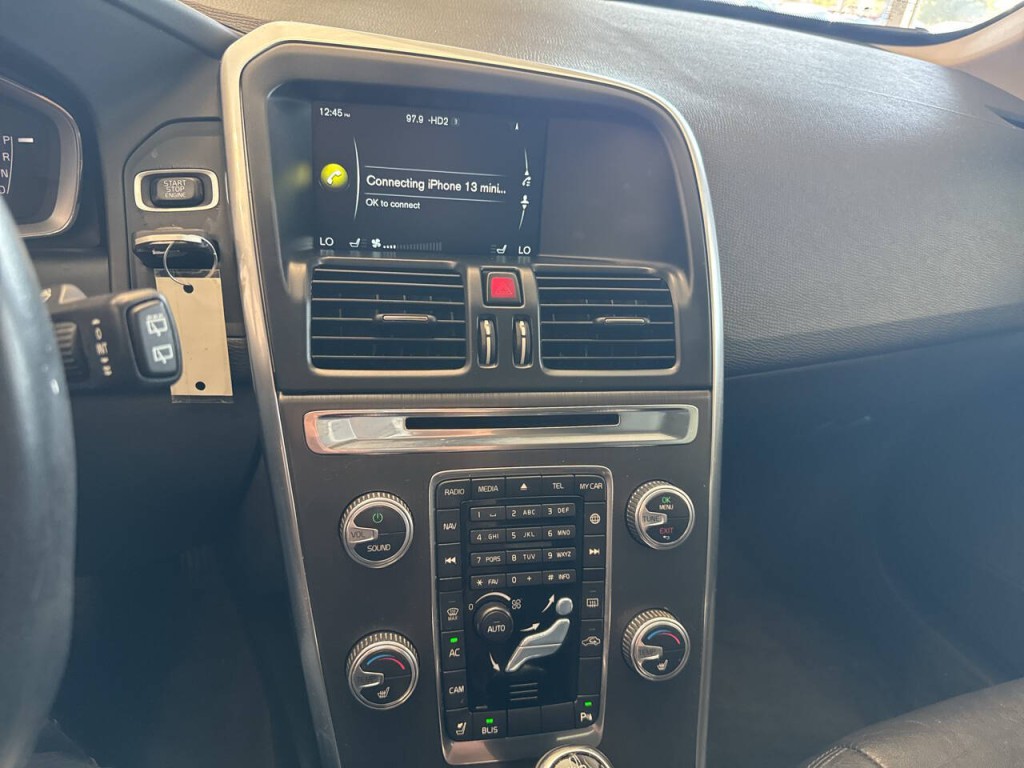 2016 Volvo XC60 Image 39