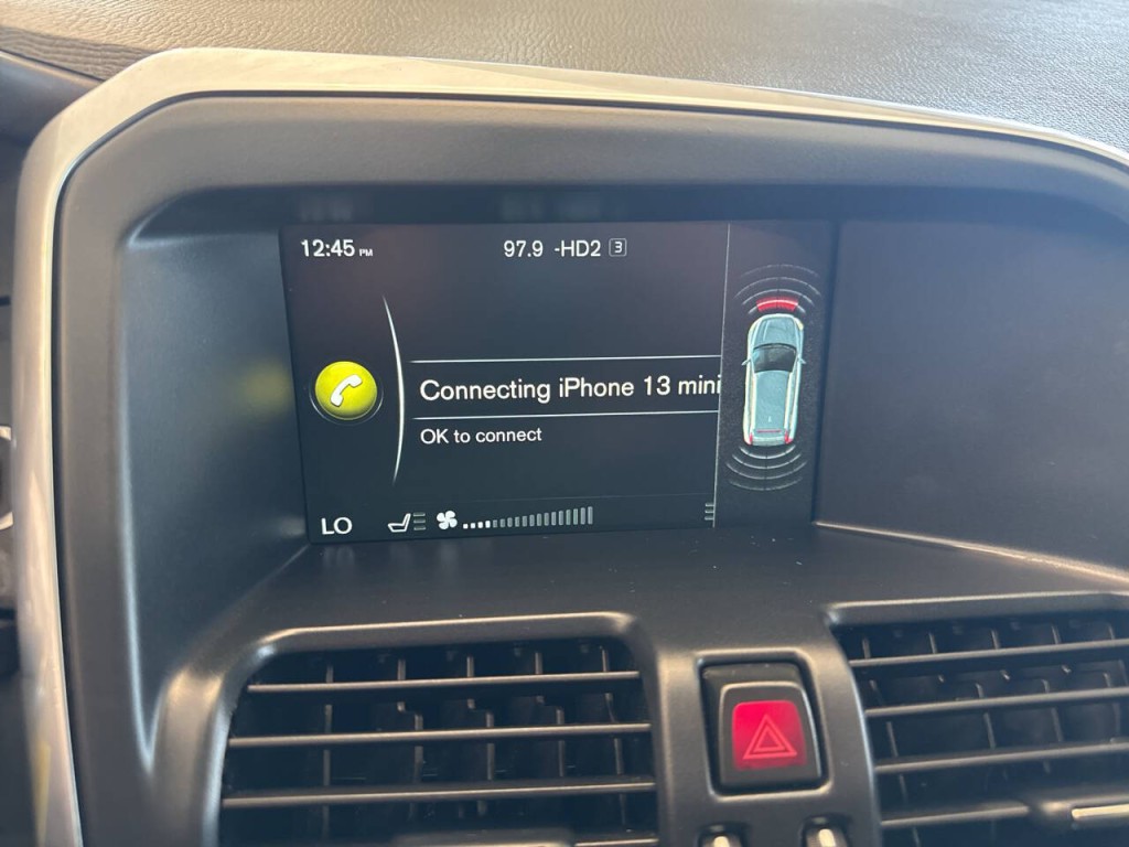 2016 Volvo XC60 Image 40