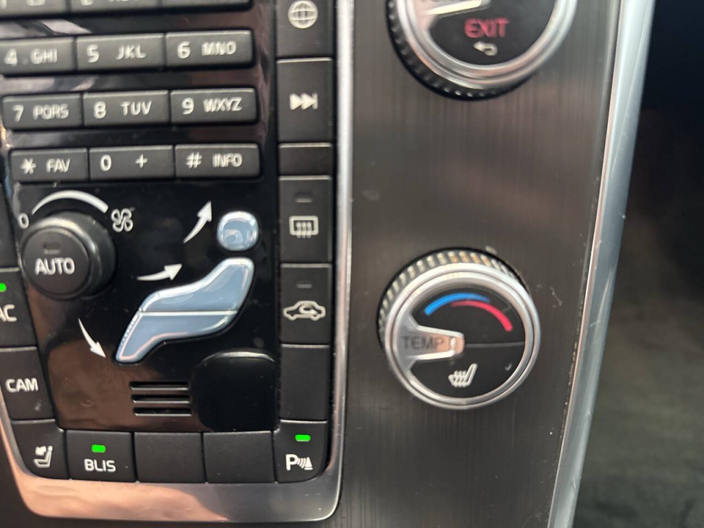 2016 Volvo XC60 Image 41