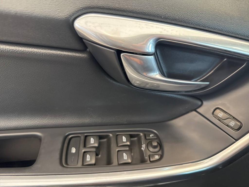 2016 Volvo XC60 Image 43
