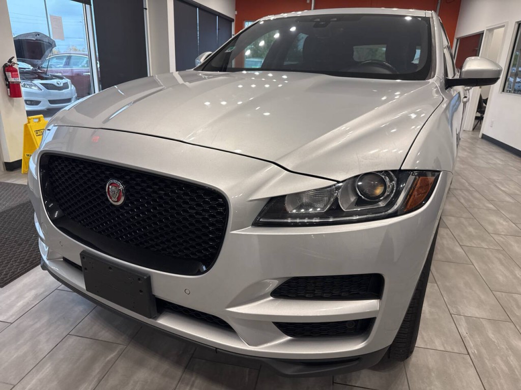 2020 Jaguar F-PACE Image 7