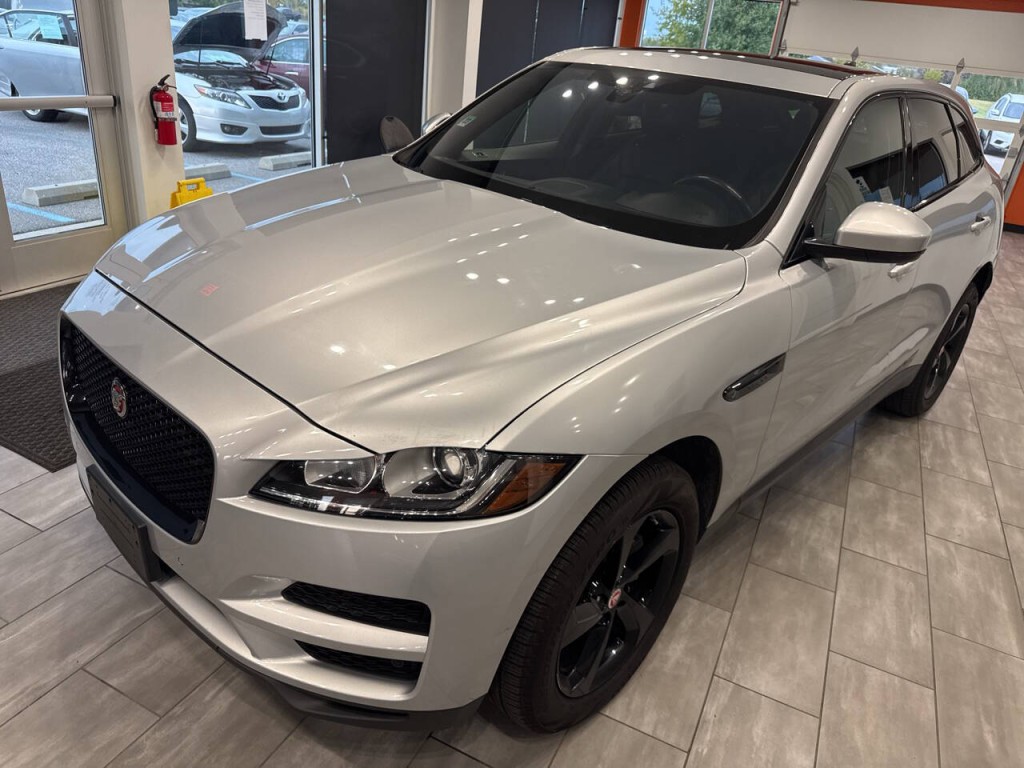2020 Jaguar F-PACE Image 8