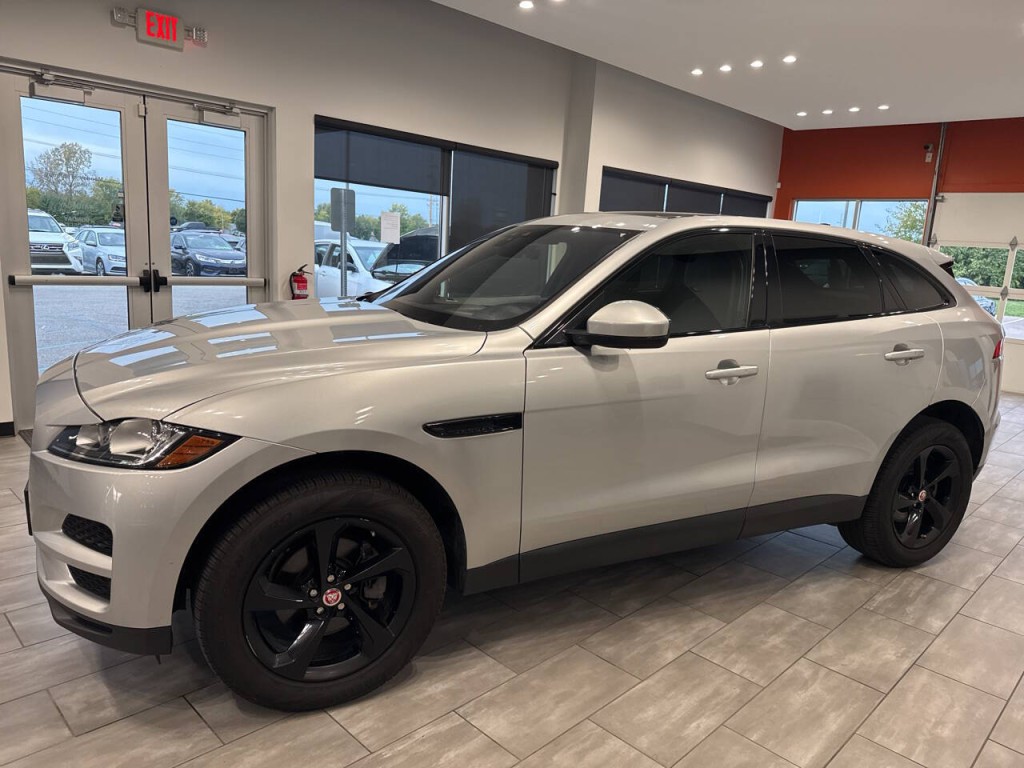 2020 Jaguar F-PACE Image 9