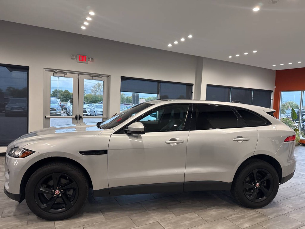 2020 Jaguar F-PACE Image 10