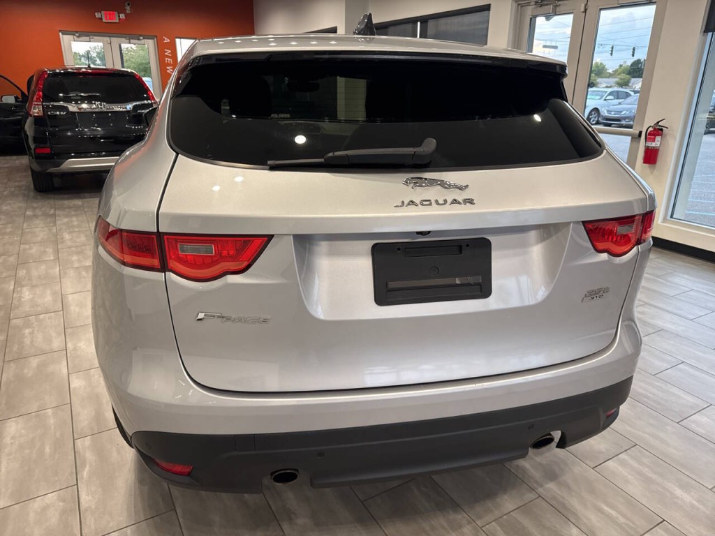 2020 Jaguar F-PACE Image 12