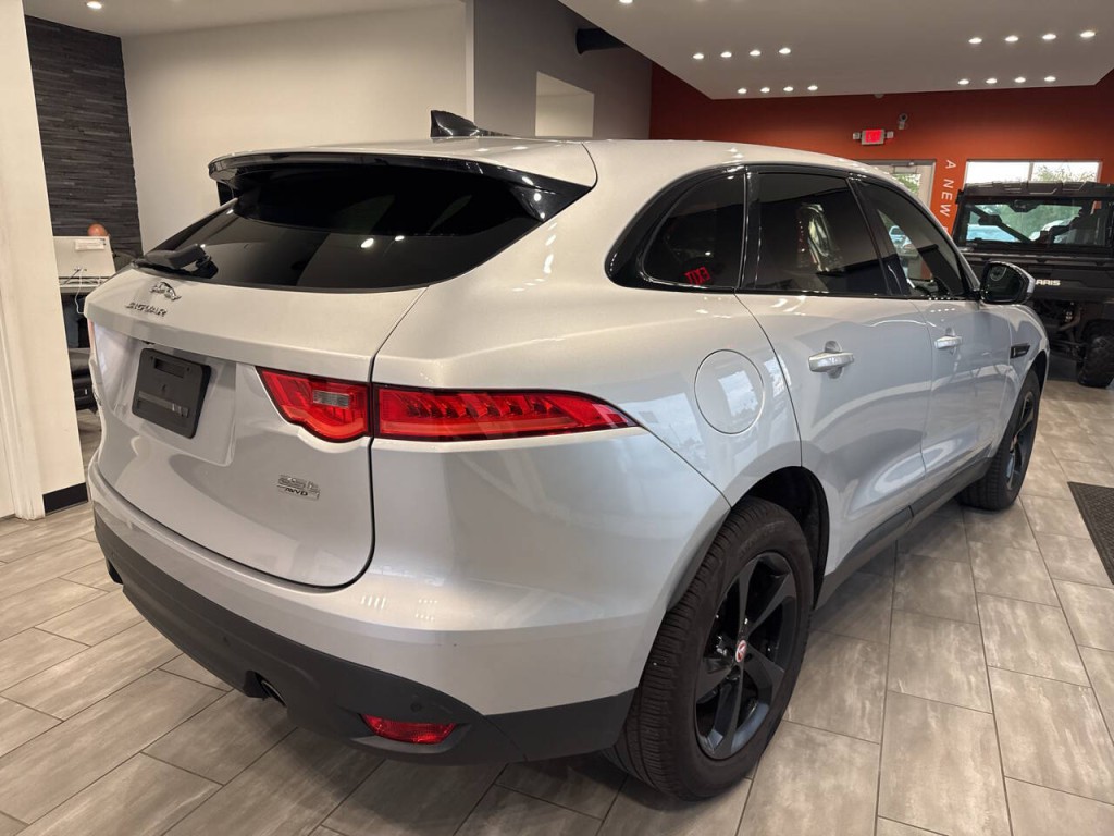 2020 Jaguar F-PACE Image 14