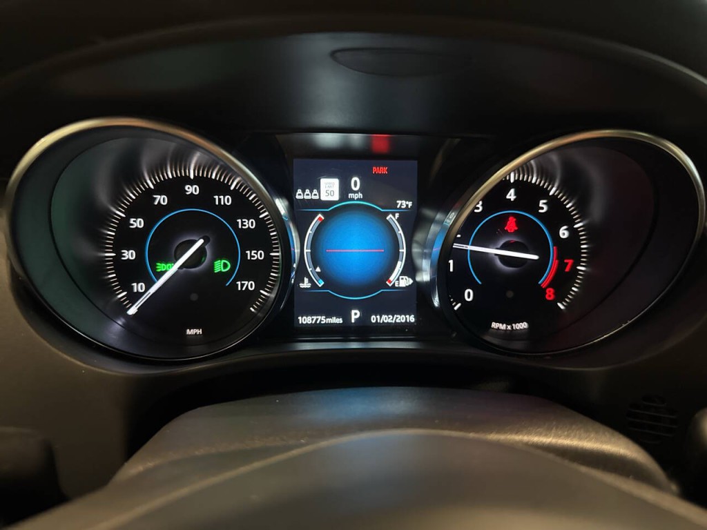 2020 Jaguar F-PACE Image 31
