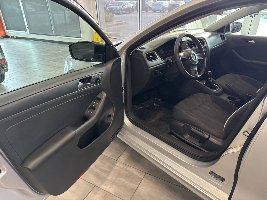 2013 Volkswagen Jetta Image 14