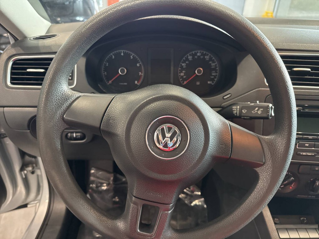 2013 Volkswagen Jetta Image 17