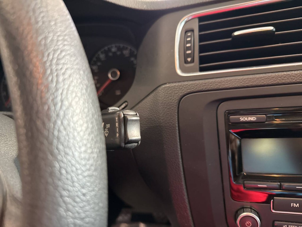 2013 Volkswagen Jetta Image 18