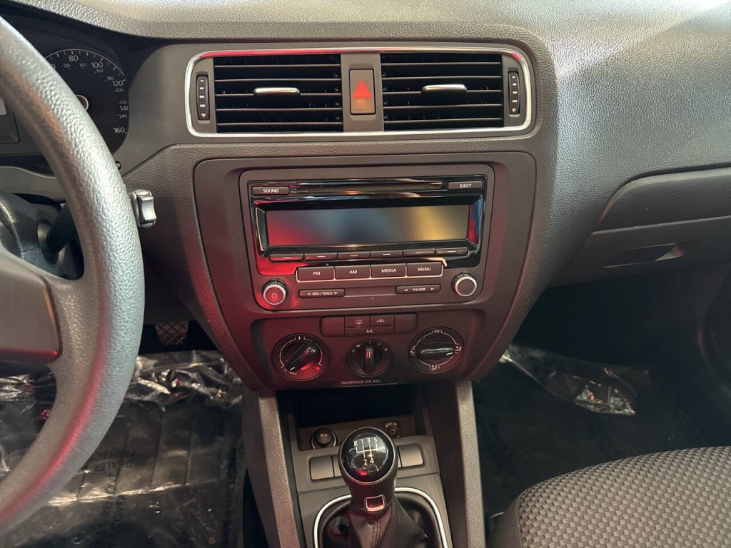 2013 Volkswagen Jetta Image 20