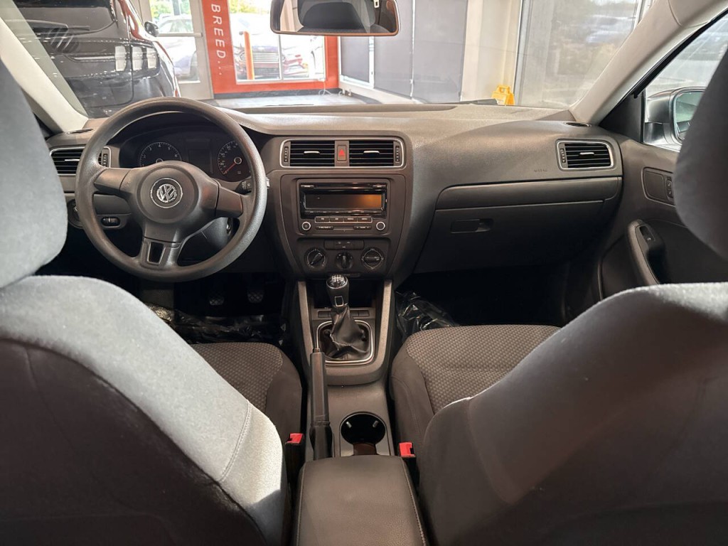 2013 Volkswagen Jetta Image 25