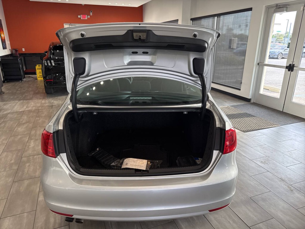 2013 Volkswagen Jetta Image 27