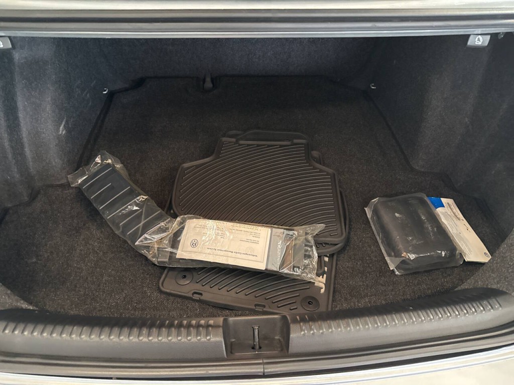 2013 Volkswagen Jetta Image 28