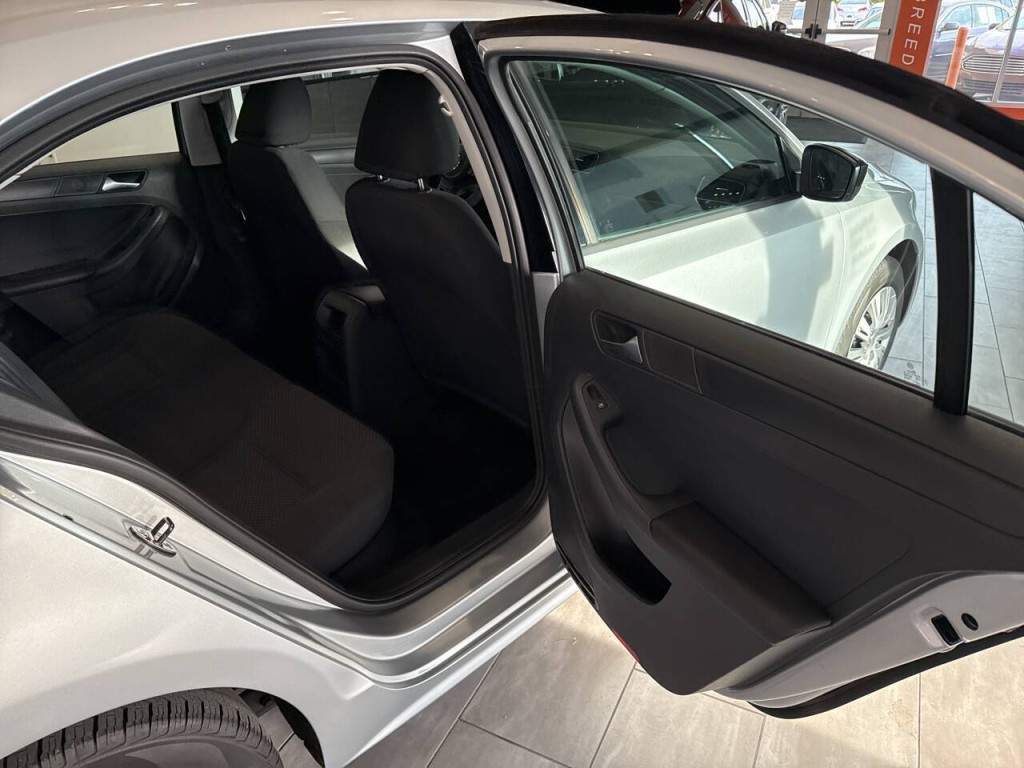 2013 Volkswagen Jetta Image 29