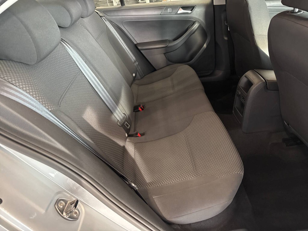 2013 Volkswagen Jetta Image 31