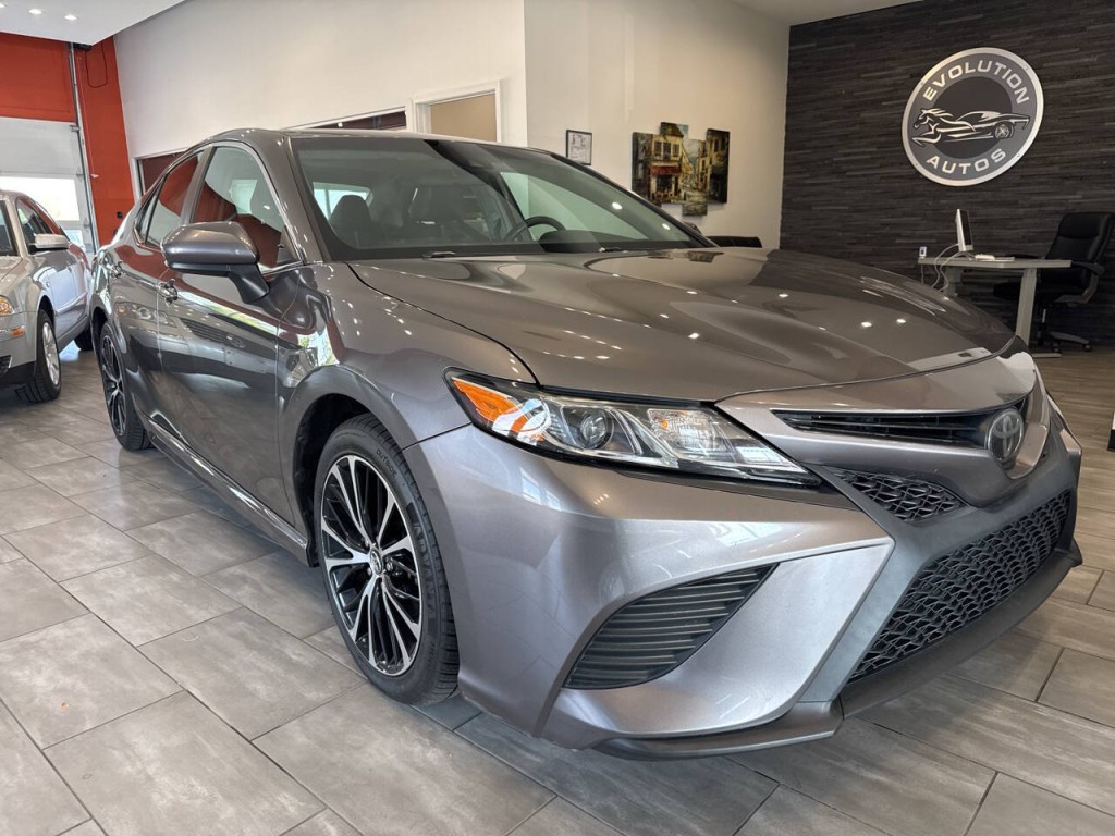 2018 Toyota Camry Image 2