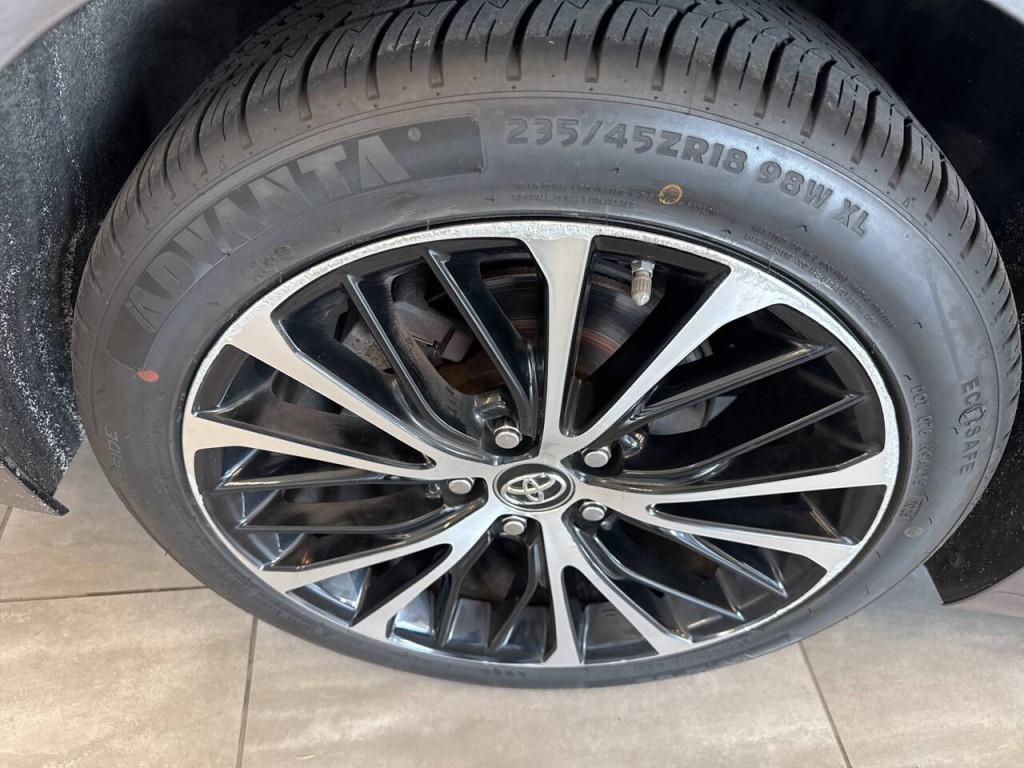 2018 Toyota Camry Image 15
