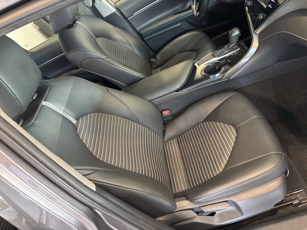 2018 Toyota Camry Image 21
