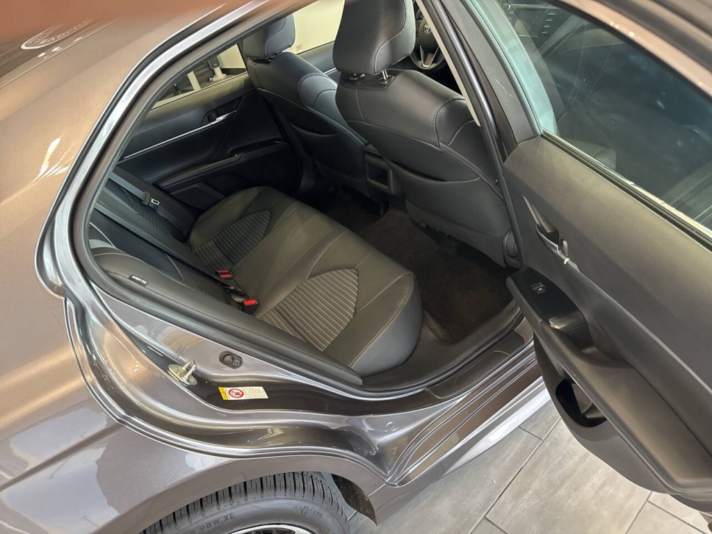 2018 Toyota Camry Image 22